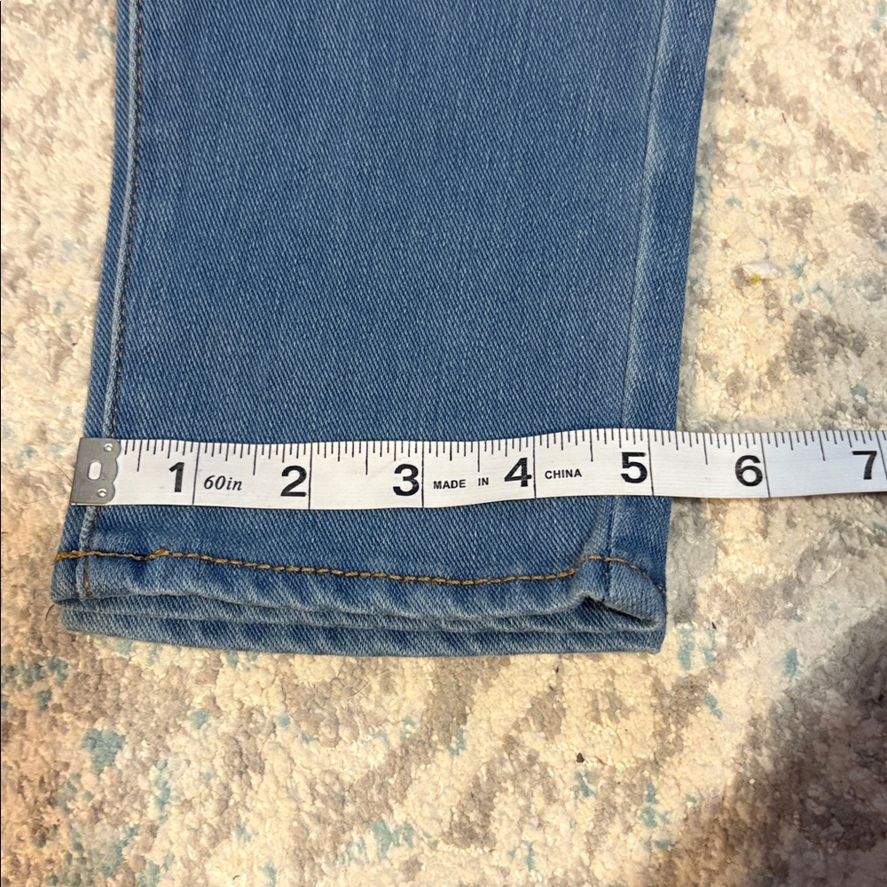 Banana Republic • Super Stretch Legging Fit Jean - Picture 7 of 8